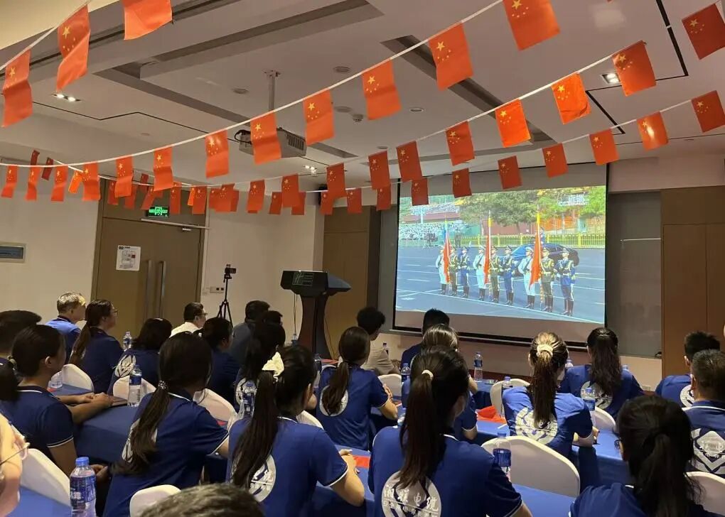 湘聯(lián)電纜集體觀看九三閱兵，汲取奮進(jìn)力量！